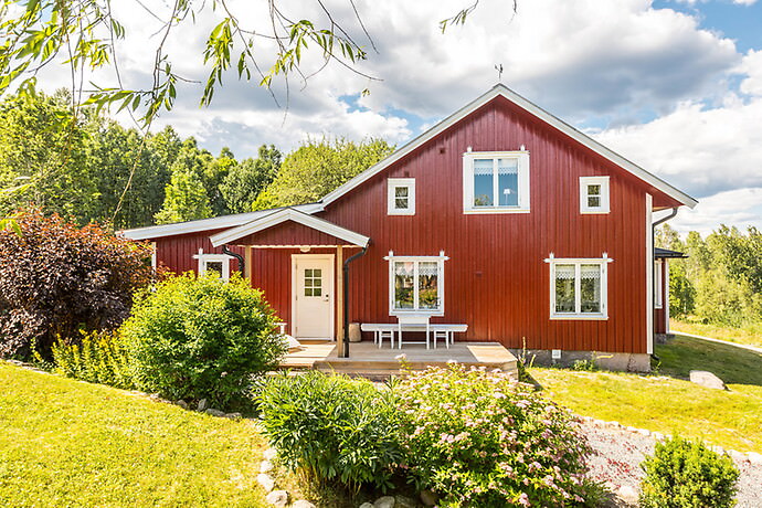 Omläggning av grusgång & trädgårdsanläggning. Säve Hisingen